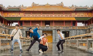 'Du lịch chậm' cùng nhóm bạn trẻ ở Huế 