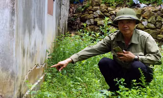 Vết nứt móng nhà gia đình ông Dương Văn Trường (phường An Lạc) kéo dài hàng chục mét. Ảnh: Nguyễn Hoàn 
