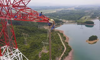 Trên đại công trường 500kV mạch 3 - Bài 2: 'Người nhện' trên trụ điện cao nhất đường dây 500kV