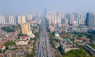 Hà Nội ngày càng quá tải về hạ tầng. Trong ảnh: Đường vành đai 3 trên cao hướng về Mỹ Đình – Cầu Giấy. Ảnh: Như Ý