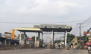 Trạm thu phí QL1K bỏ hoang khi đã dừng thu phí 