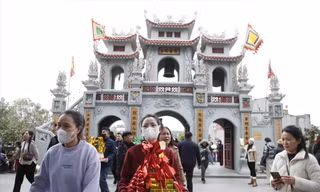 Không có chuyện vay tiền Bà rồi tự nhiên giàu 