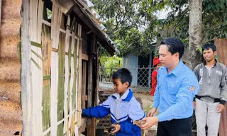 Trao cơ hội cho học sinh nghèo Tây Nguyên 