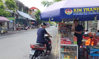 Thuốc lá lậu - thản nhiên bày bán trên phố 