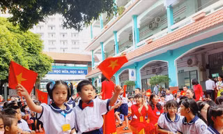 Nên hay không nên có quỹ lớp, quỹ trường?