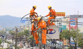 EVN lỗ hơn 28.000 tỷ đồng sau 8 tháng 