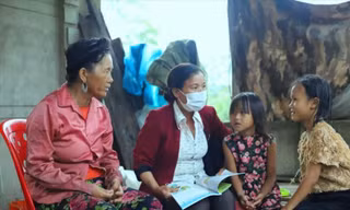 Cô Nguyễn Thị Chiên động viên học sinh học bài