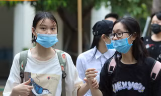 Ở các kỳ thi trước, một số thí sinh ngủ quên, đến điểm thi muộn giờ 