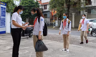 Hai địa phương thông báo cho học sinh quay lại trường sau thời gian nghỉ dài vì dịch bệnh