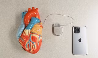 Cảnh báo: Nên giữ các thiết bị Apple cách ngực tối thiểu 15 cm để đảm bảo sức khỏe