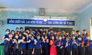 Teen đua nhau khoe lì xì của thầy cô ngày trở lại trường: Nhìn số tiền mà "choáng váng"!