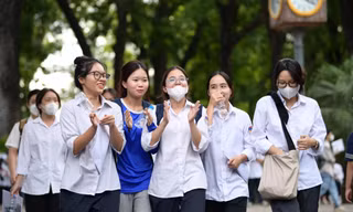 Nhiều trường đại học công bố điểm chuẩn xét tuyển sớm, có cả các trường tốp đầu