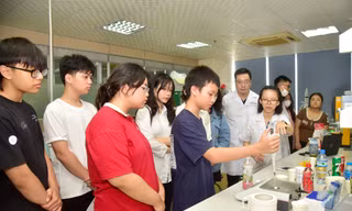 Ngày hội tuyển sinh khối các ngành Khoa học và Công nghệ: Lớp học trải nghiệm cực hay