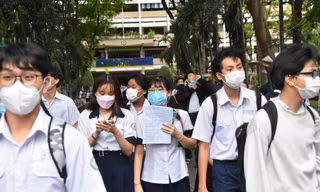 Kỳ thi vào lớp 10 tại TP.HCM: 46% bài thi Toán điểm dưới trung bình, "mưa" điểm 10 Tiếng Anh