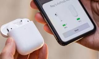 iOS 16 trên iPhone sẽ gửi cảnh báo tới người dùng khi phát hiện AirPods “pha-ke”