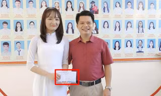 Thủ khoa 30/30 điểm là học trò của thầy giáo Hà Tĩnh có "đề ôn tập giống 80% đề thi thật"