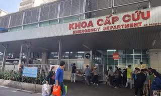 Thêm 1 phụ huynh mất 100 triệu vì kịch bản “con cấp cứu ở Chợ Rẫy”
