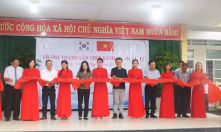 Hàn Quốc tặng 4 khu vui chơi thiếu nhi và 3 phòng học vi tính cho học sinh Phú Yên 