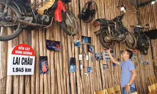 9 chiếc xe máy cũ nát từng vượt ngàn km về quê tránh dịch
