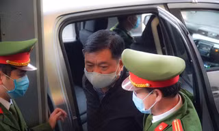 Bị cáo Đinh La Thăng tại tòa án Hà Nội.