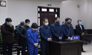 Các bị cáo tại tòa.
