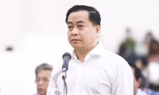 Phan Văn Anh Vũ trong một phiên tòa tại Hà Nội.