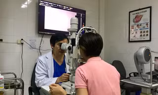 Góc tư vấn: Có thể mổ mắt chữa cận thị khi được chẩn đoán giác mạc mỏng không?