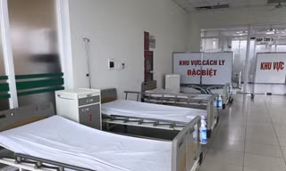 Khu cách ly bệnh nhân nhiễm virus corona mới tại BV Bệnh Nhiệt đới T.Ư. Ảnh: Thái Hà