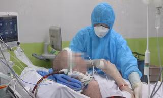 Bệnh nhân phi công phục hồi hoàn toàn sức cơ chân, bước đi nhiều hơn
