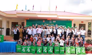 Nestlé MILO trao tặng máy tính cho các trường tiểu học vùng cao
