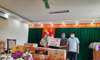  Công ty CP hàng tiêu dùng Masan tặng hàng nghìn thùng sản phẩm thiết yếu đến vùng dịch