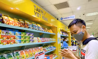 Unilever cùng Cảng hàng không quốc tế Tân Sơn Nhất phòng dịch cho hành khách