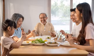Một mùa Vu Lan trọn vẹn khi cha mẹ vẫn khỏe mạnh