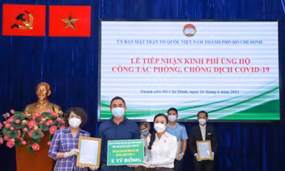 Quỹ phát triển tài năng Việt tiếp sức tâm dịch TPHCM