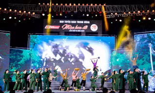 Ấn tượng khó quên chương trình 'Màu hoa đỏ' 