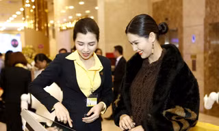 Cổ phiếu ngân hàng lên sàn đón sóng