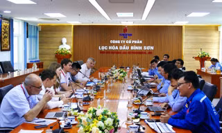 Đoàn công tác Dầu khí Nga thăm và làm việc tại NMLD Dung Quất