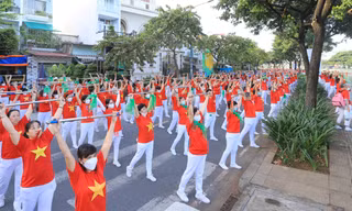 Värna đồng hành cùng người cao tuổi lan tỏa ý thức bảo vệ môi trường