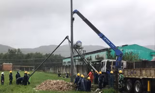 EVNCPC: Hơn 147.000 khách hàng đã được cấp điện trở lại sau lũ lớn, sạt lở