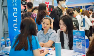 Xét học bạ sớm: Giảm áp lực thi cử, tăng cơ hội nhận học bổng 