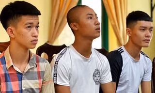 Các nam thanh niên tại cơ quan công an. (Ảnh: CACC)