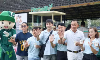 Herbalife Việt Nam đồng hành cùng các Đội tuyển Bóng đá Quốc gia Việt Nam chuẩn bị cho mùa giải mới 2025