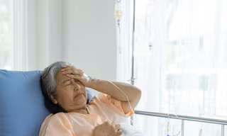 Miền Bắc trở lạnh, cảnh giác cúm mùa và biến chứng do cúm ở người cao tuổi