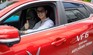 Khách Việt hào hứng xuống tiền mua VinFast VF 6 để nhận ưu đãi 'nóng bỏng tay'
