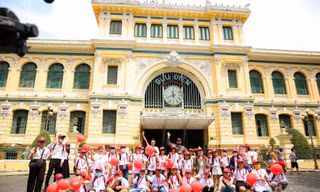 Học sinh Tây Ninh lần đầu tham gia lớp học di động cùng VUS Superbus khám phá biểu tượng Sài thành