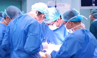 Vinmec áp dụng thành công kỹ thuật ghép xương tự thân cho bệnh nhân ung thư xương 