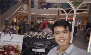 VinFast VF 7: 'Thiết kế càng ngắm càng say đắm, đặc biệt thích trần kính'