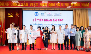 Quỹ Vì Tầm Vóc Việt tài trợ gần 1 tỷ đồng cho Bệnh viện Phụ sản Trung ương