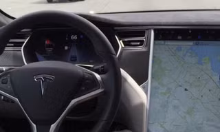 Lý do Tesla vẫn được coi là một cổ phiếu giá rẻ