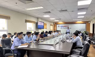 Lãnh đạo EVNGENCO3 thăm và làm việc tại Nhiệt điện Mông Dương sau bão Yagi
